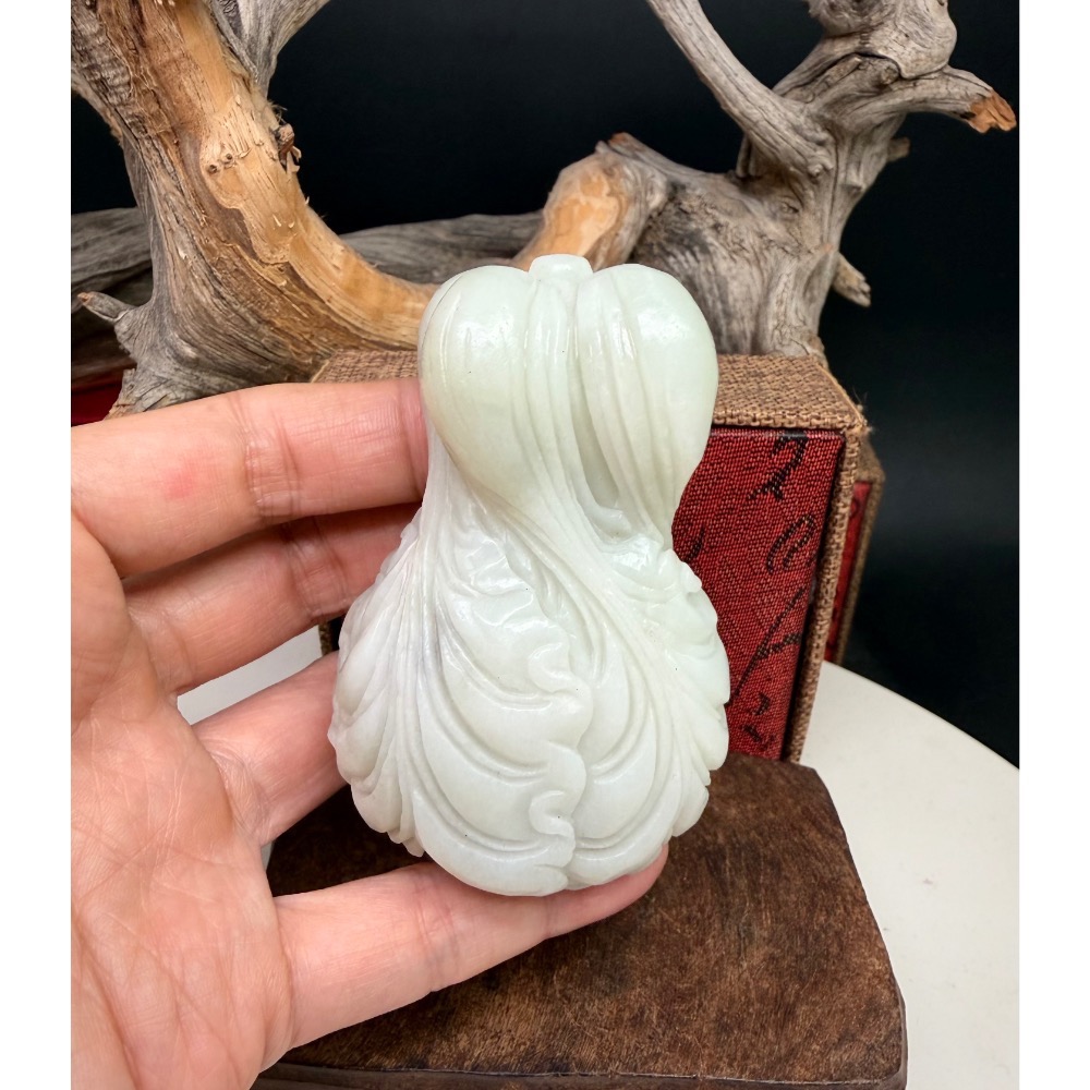 《寶瑠璃玉石水晶》保真天然和田白玉，手工立體雕刻「得遇百財」玉白菜擺件、手把件(附檢驗證書)-細節圖6