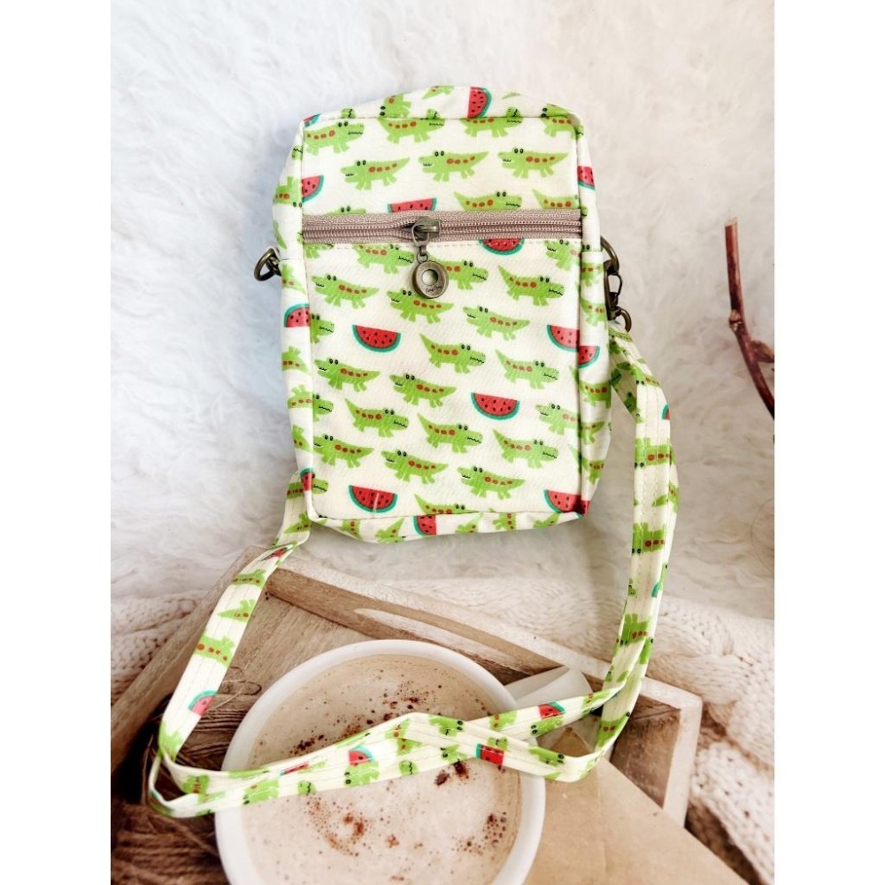 lilian085~韓國選物 韓國防水鞋背包 手機袋 包包 包袋 隨身包 防水包 韓國製 正韓 韓國代購 韓國進口-細節圖2