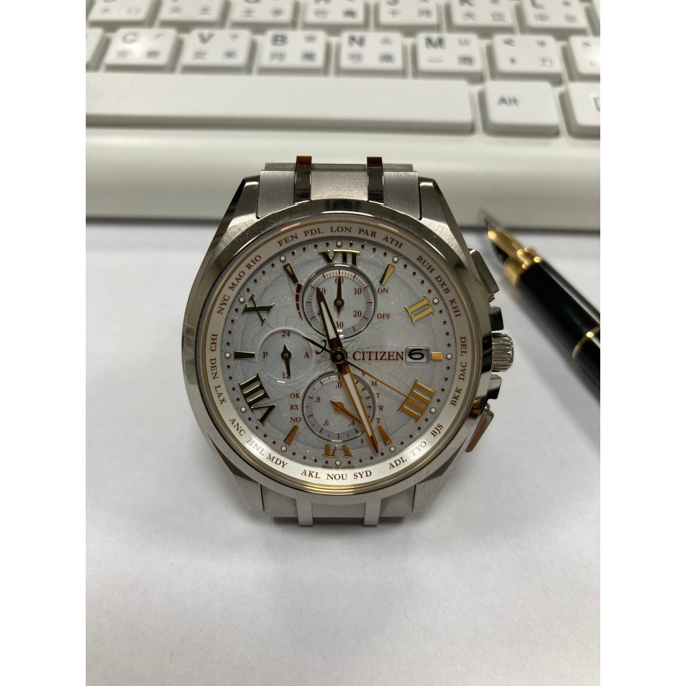 調整收藏~ 讓藏不議價～優惠 CITIZEN 超級鈦 全球限量~光動能電波時計萬年曆錶款-細節圖4