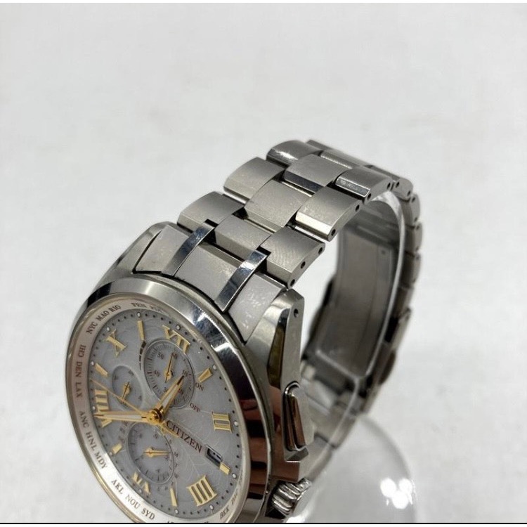 調整收藏~ 讓藏不議價～優惠 CITIZEN 超級鈦 全球限量~光動能電波時計萬年曆錶款-細節圖5