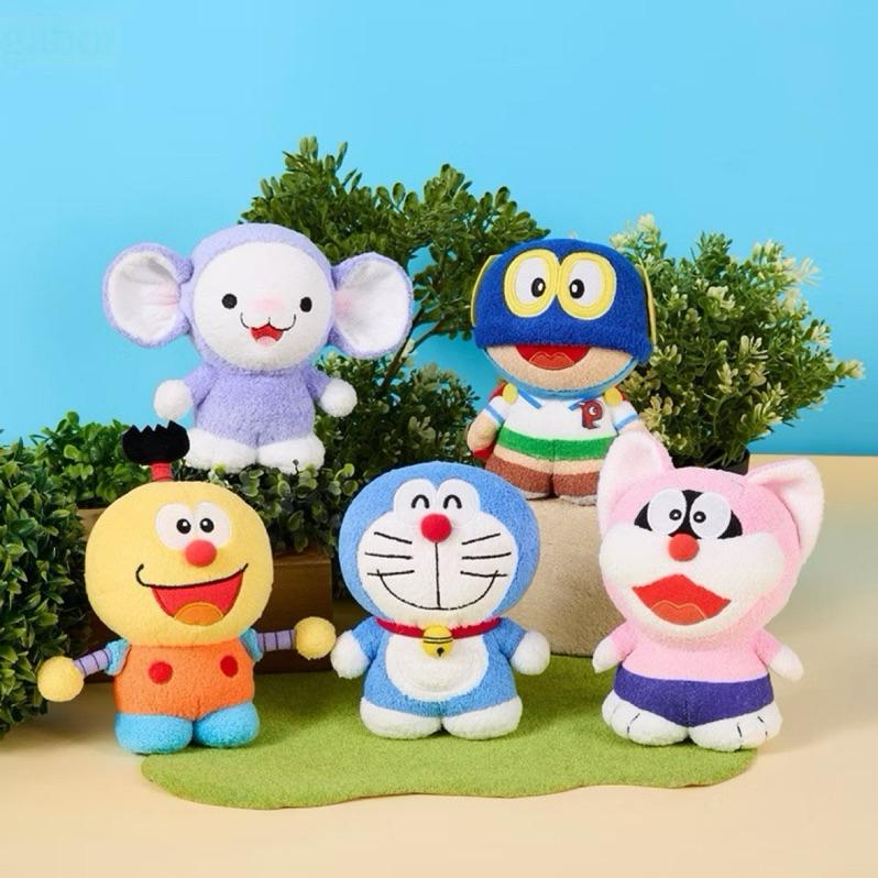 花點甜-（請先私訊）哆啦A夢 藤子F不二雄90週年紀念商品 -叮噹貓 絨毛站立娃娃 / 收藏玩具/生日禮物-細節圖6