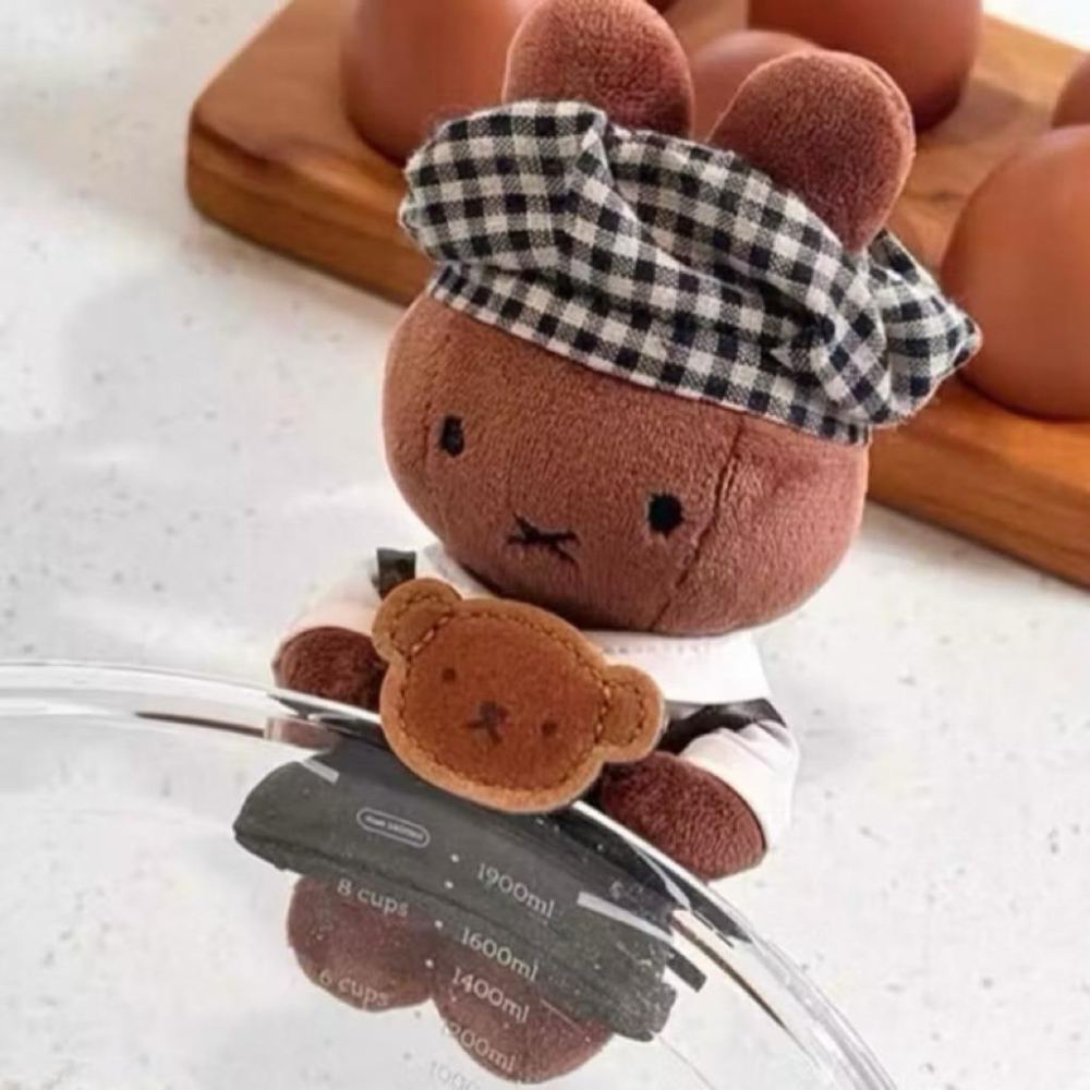 花點甜-（現貨）Miffy米飛韓國慶州島麵包師傅小熊零錢包 米飛兔吊飾/ 包包掛飾/生日禮物-細節圖6