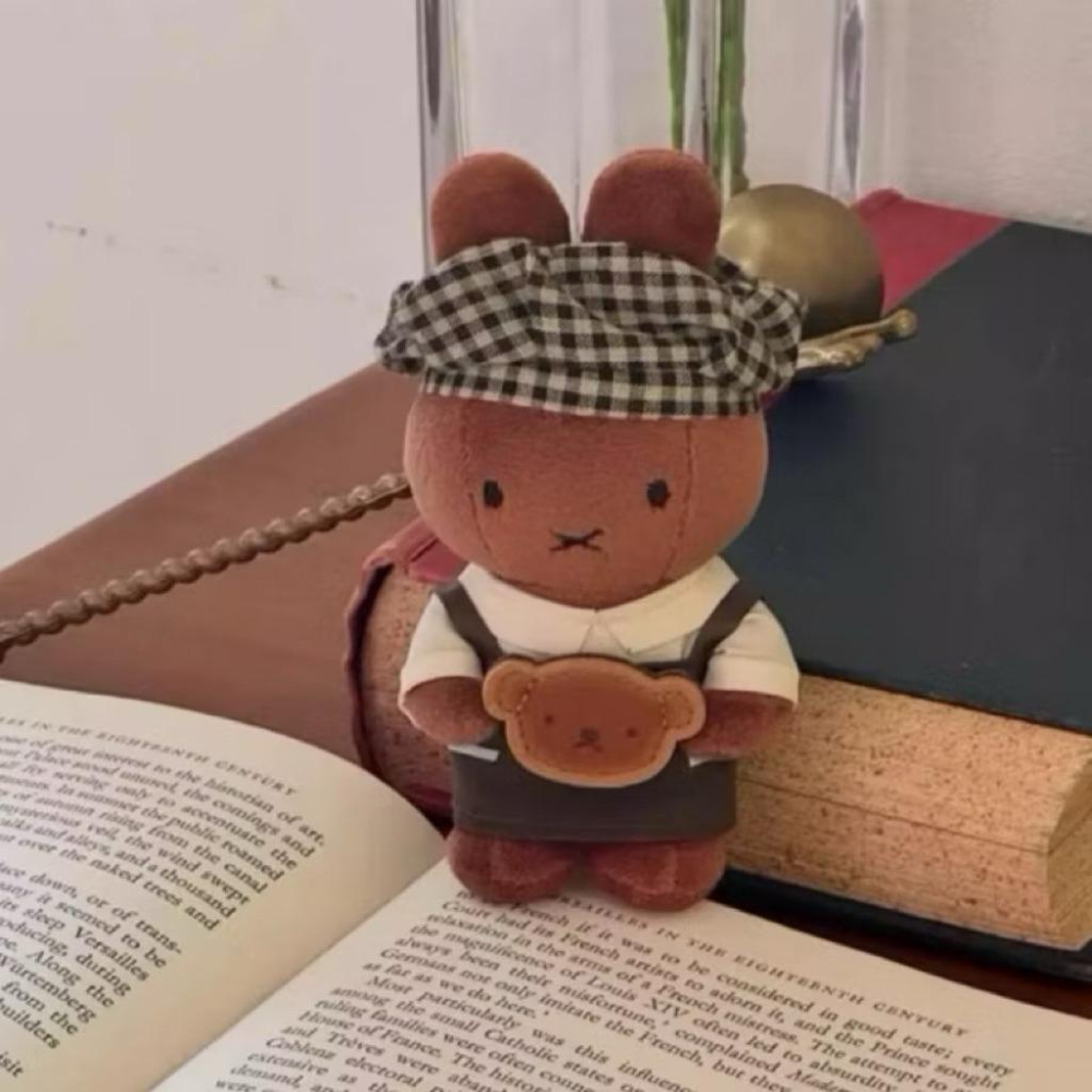 花點甜-（現貨）Miffy米飛韓國慶州島麵包師傅小熊零錢包 米飛兔吊飾/ 包包掛飾/生日禮物-細節圖7