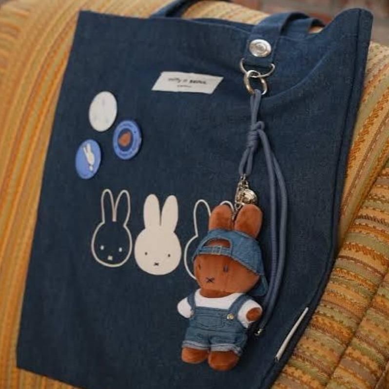 花點甜-現貨 正版Miffy米飛 韓國聖水洞限定 丹寧米飛絨毛鑰匙圈/包包掛飾/ 娃娃收藏/生日禮物-細節圖4