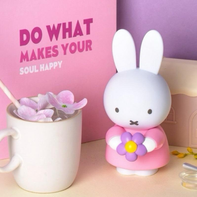 花點甜-現貨（防偽貼紙）Miffy粉色米飛兔17cm螢幕公仔掛飾小蒼蘭芳香劑 /桌上擺飾/螢幕掛飾/車內裝飾-細節圖3