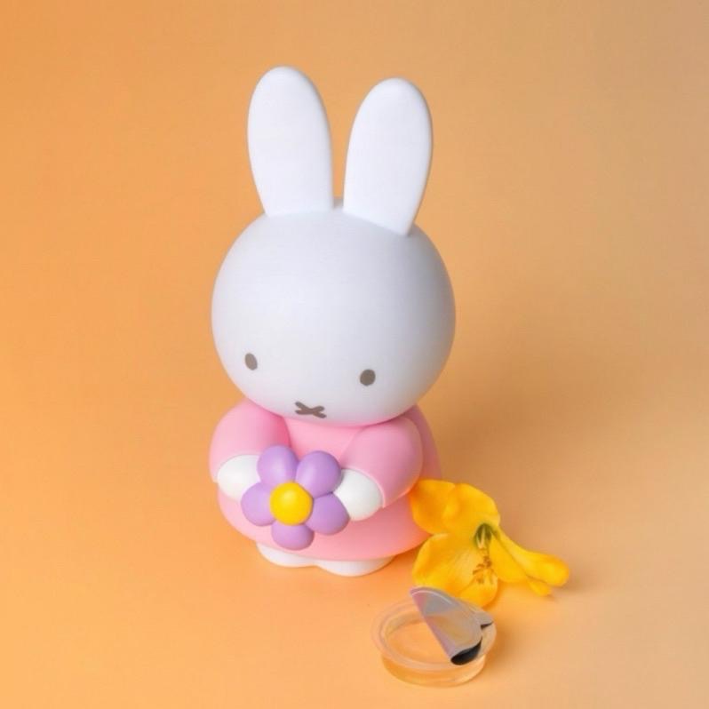 花點甜-現貨（防偽貼紙）Miffy粉色米飛兔17cm螢幕公仔掛飾小蒼蘭芳香劑 /桌上擺飾/螢幕掛飾/車內裝飾-細節圖7