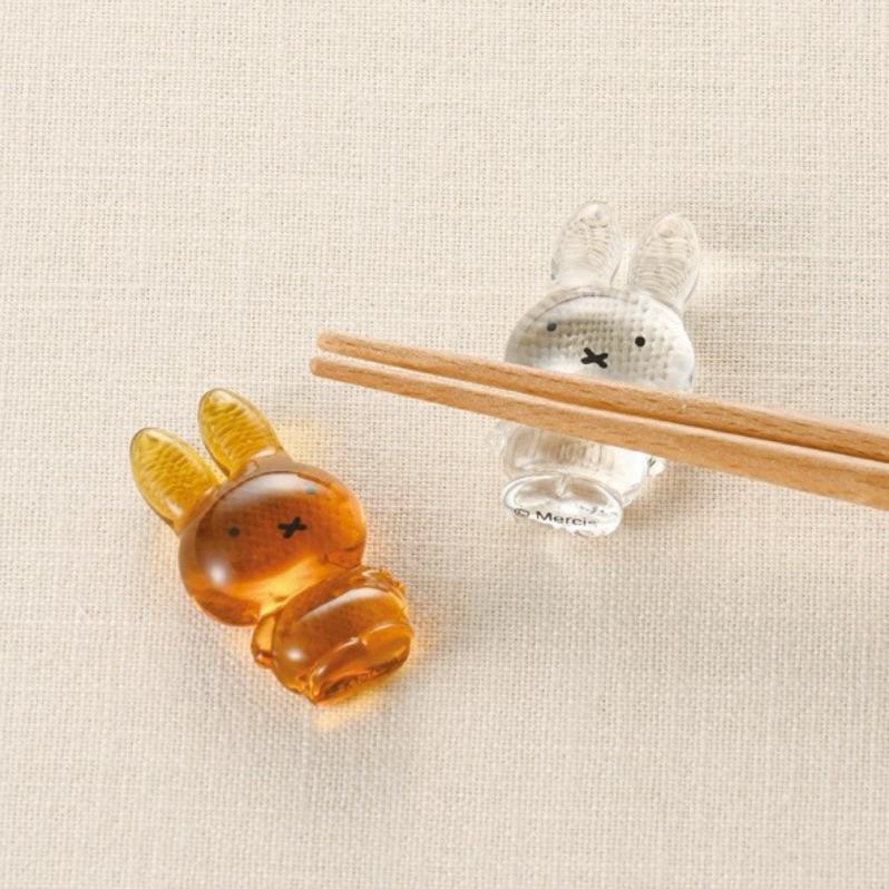 花點甜-預購 日本進口Miffy米飛兔透明玻璃筷架/ 2款2色 飾品鑰匙架 居家擺飾 交換禮物 喬遷禮物 婚禮小物-細節圖3