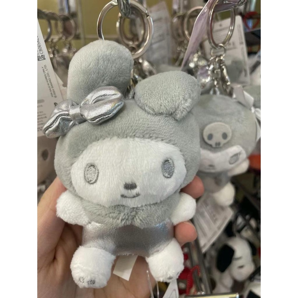 【FHICS】現貨 隔日到貨 韓國 限定 SANRIO 三麗鷗 50週年 銀色鑰匙圈 吊飾 質感 可愛 正版授權-細節圖3