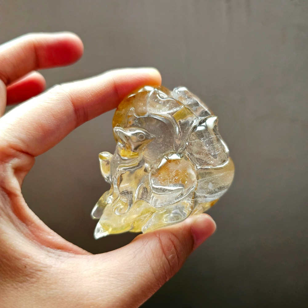 〔嗡嗡水晶礦寶小舖〕白水晶帶黃膠花九尾狐-細節圖8