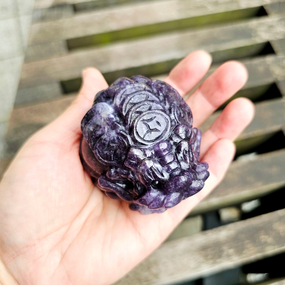 〔嗡嗡水晶礦寶小舖〕紫雲母錢幣龍龜-三排錢幣龍龜-細節圖10