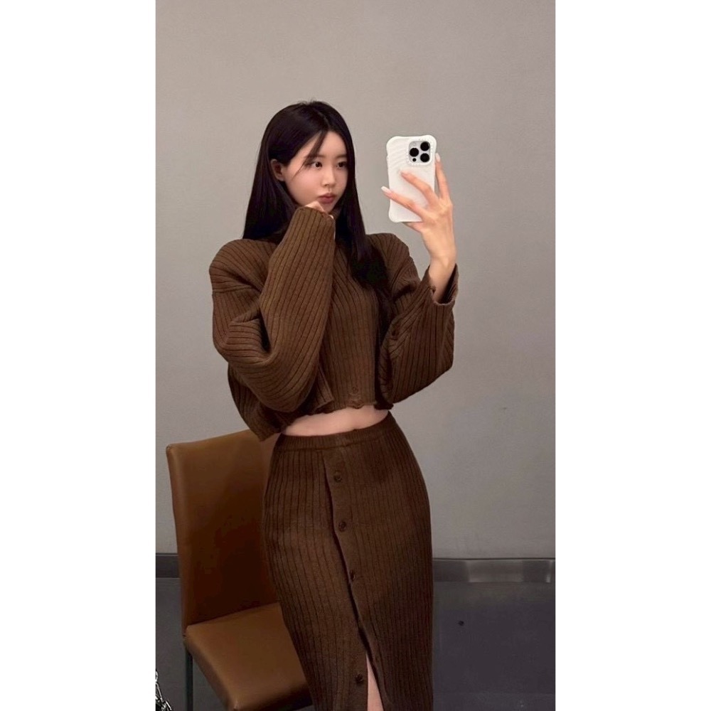 正韓連線預購新品✨短高領衣✨側扣窄裙-細節圖8