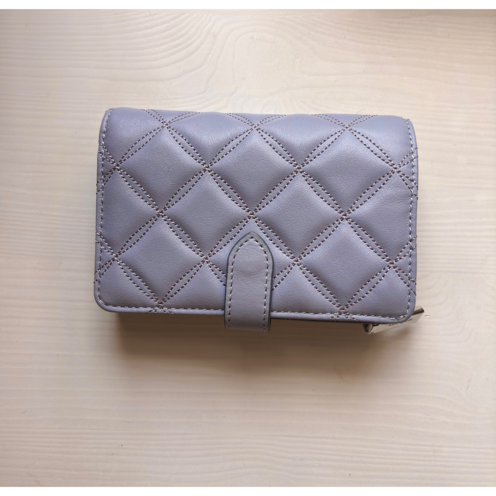 全新 KATE SPADE NATALIA 小香風菱格皮革扣式中夾 - 灰藍色-細節圖2