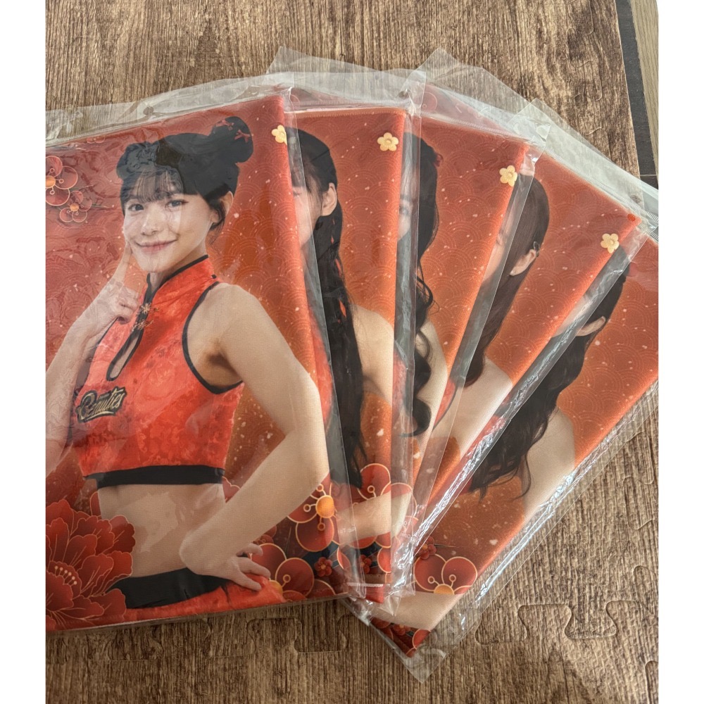 2024 味全龍 小龍女 Dragon Beauties 李多慧 Queena 小珍奶 芮妮 小蛙 應援毛巾 全新未拆-細節圖2