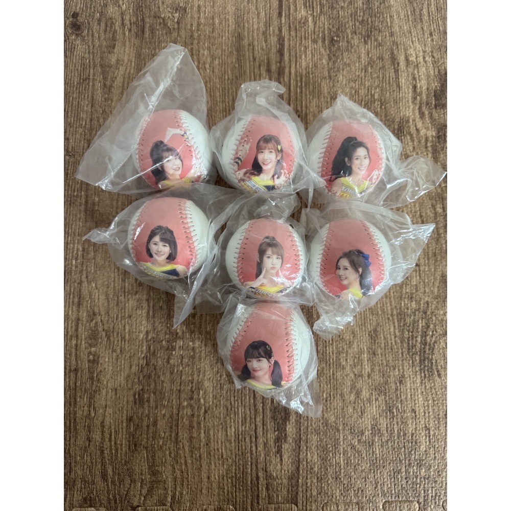 2024 中信兄弟 Passion Sisters 邊荷律 李丹妃 曼容 小迪 少鹽 貴貴 晴兒 妮可 肖像球 全新未拆-細節圖4