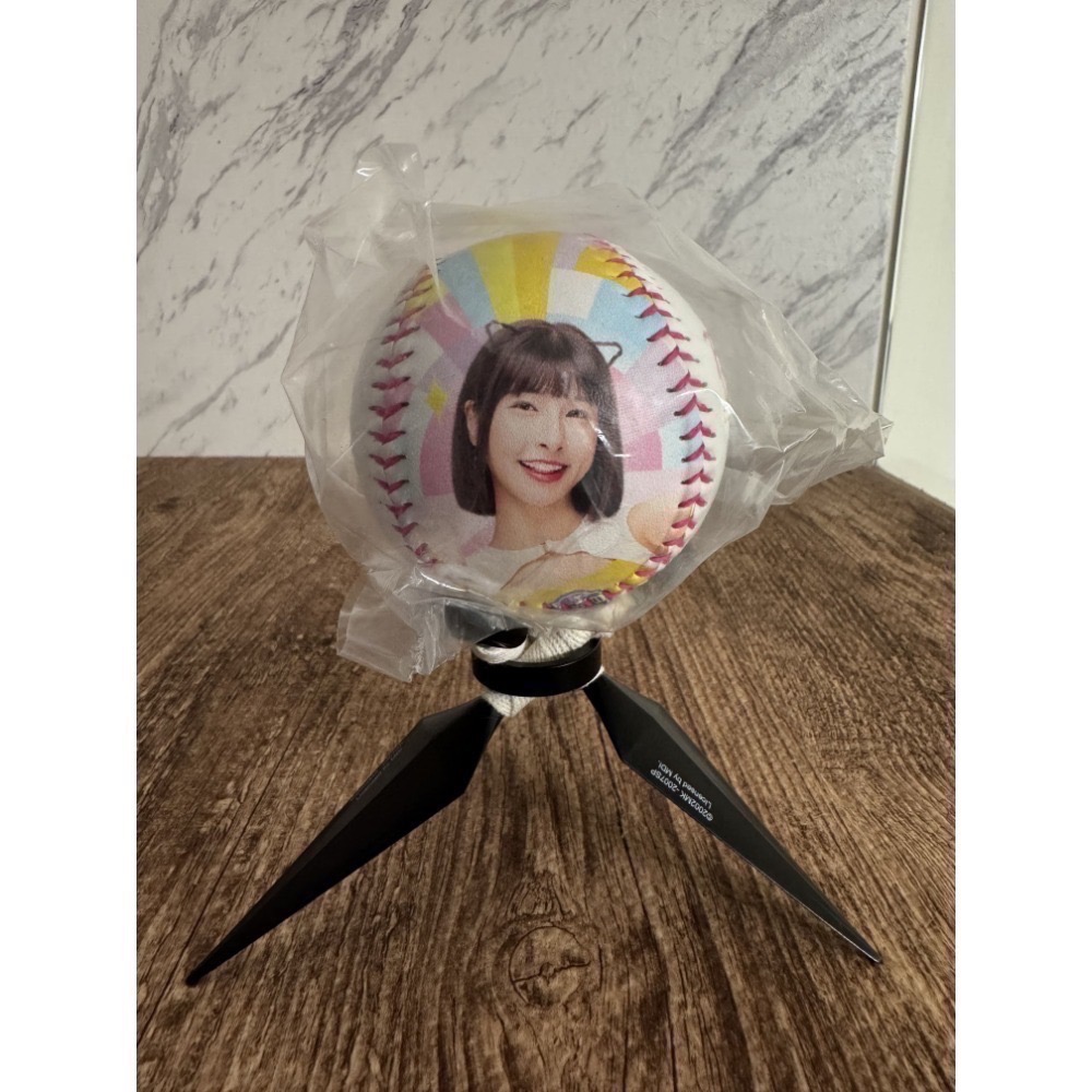 2025 中信兄弟 Passion Sisters 邊荷律 李丹妃 峮峮 小迪 汶汶 凱蒂 金渡兒 肖像球 全新未拆-規格圖7