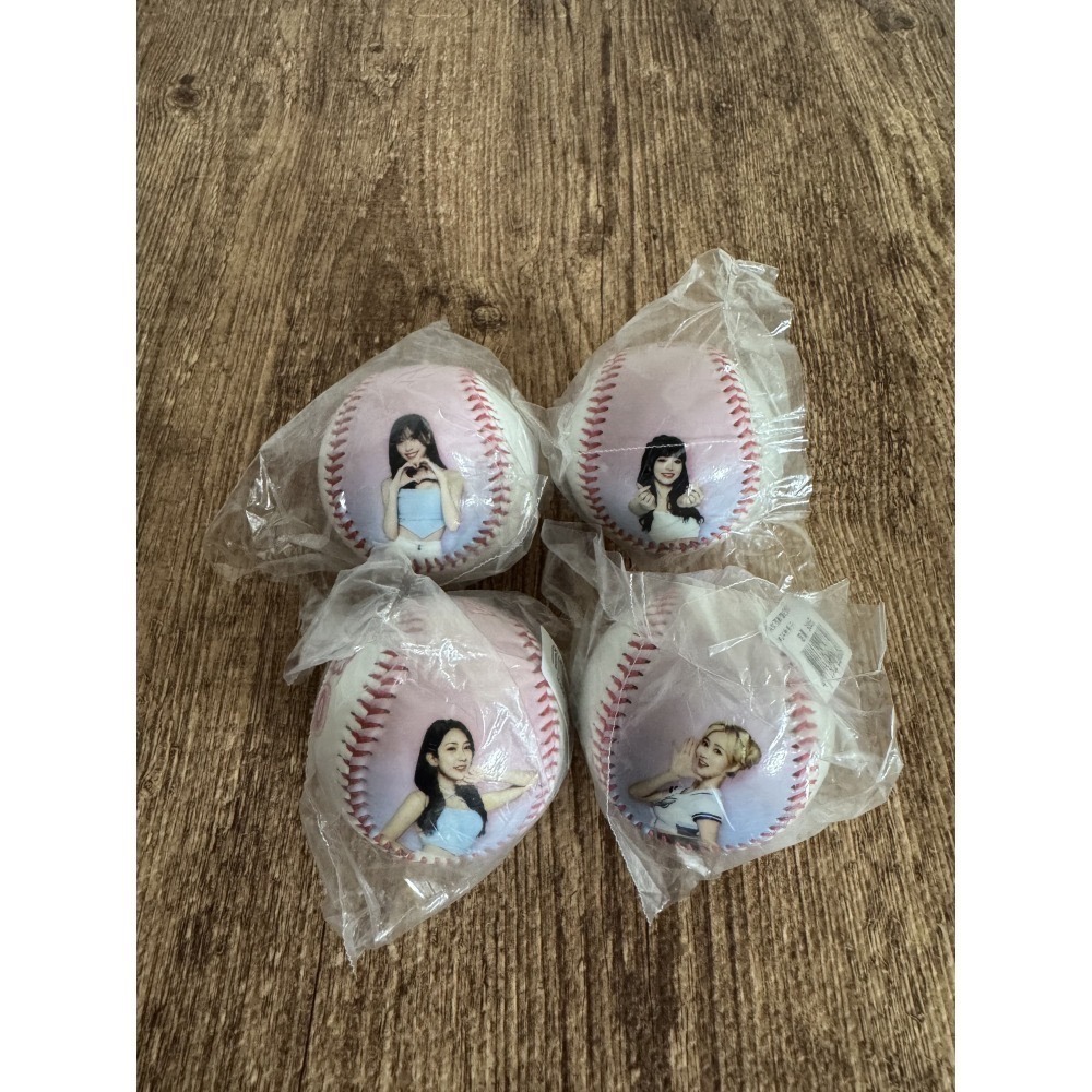 2024 富邦悍將 Fubon Angels 李雅英 李皓禎 慈妹 檸檬 秀秀子 潔米 寶兒 東東 肖像球 全新未拆-細節圖3