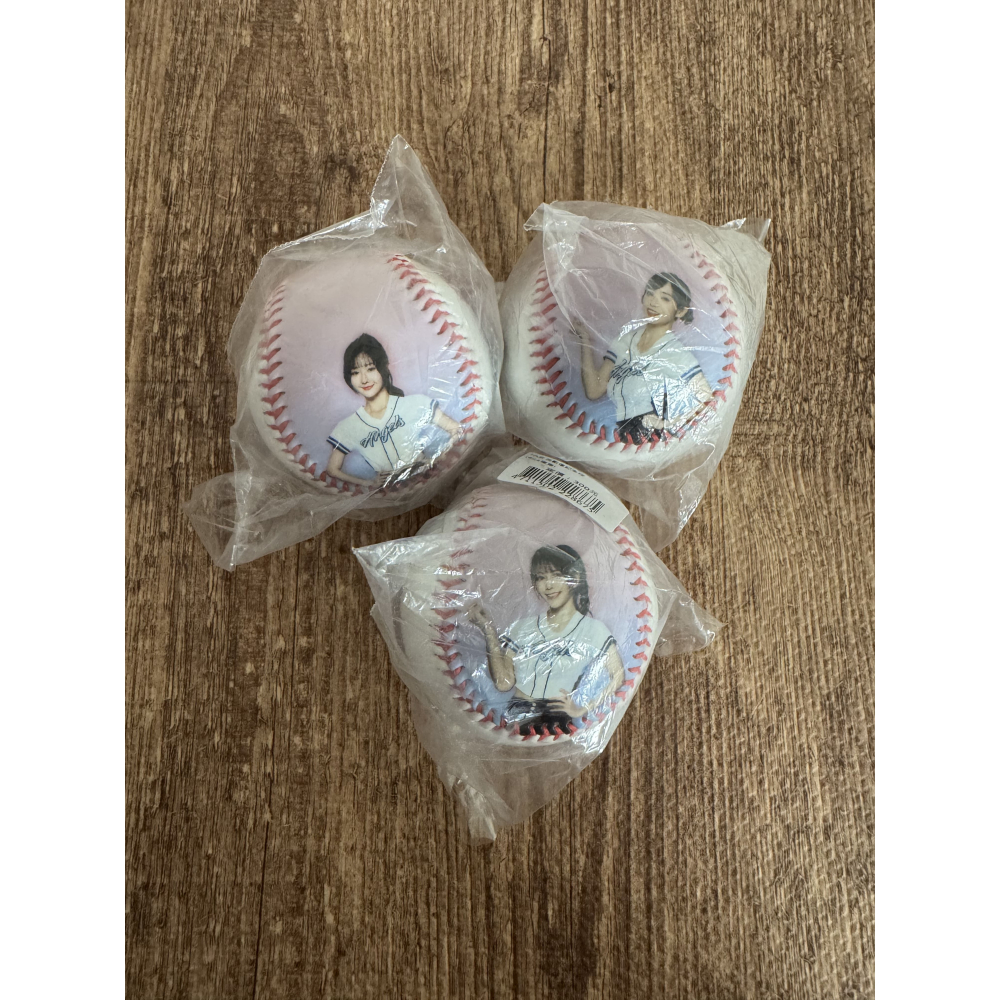 2024 富邦悍將 Fubon Angels 李雅英 李皓禎 慈妹 檸檬 秀秀子 潔米 寶兒 東東 肖像球 全新未拆-細節圖5