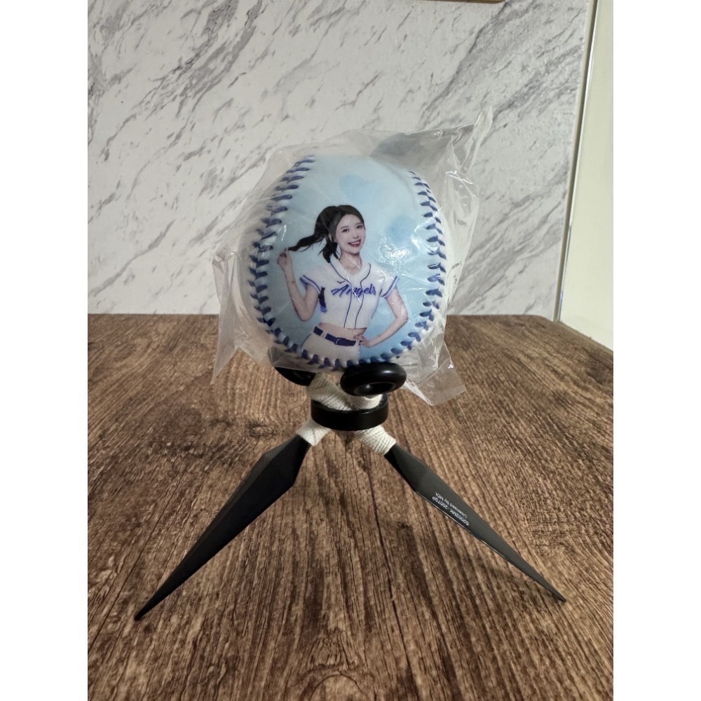 2025 富邦悍將 Fubon Angels 李珠珢 李雅英 南珉貞 卡洛琳 檸檬 秀秀子 慈妹 禾羽 肖像球 全新未拆-規格圖7