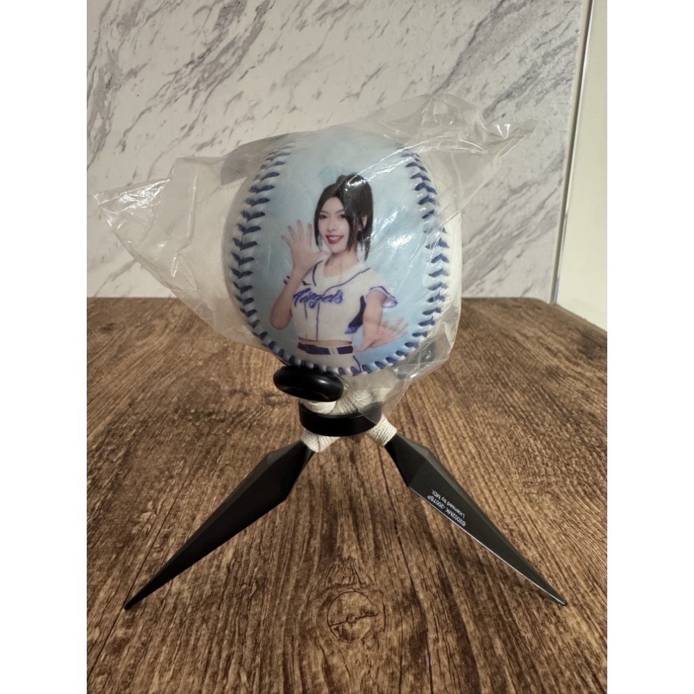 2025 富邦悍將 Fubon Angels 李珠珢 李雅英 南珉貞 卡洛琳 檸檬 秀秀子 慈妹 禾羽 肖像球 全新未拆-規格圖7