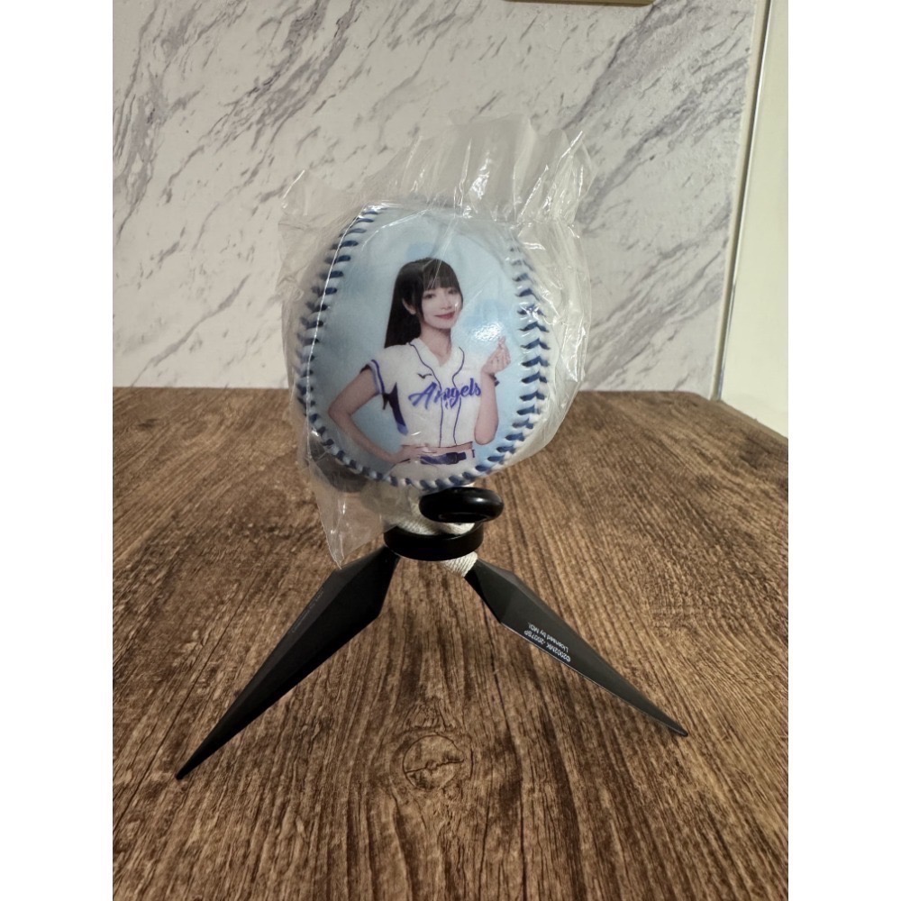 2025 富邦悍將 Fubon Angels 李珠珢 李雅英 南珉貞 卡洛琳 檸檬 秀秀子 慈妹 禾羽 肖像球 全新未拆-規格圖7