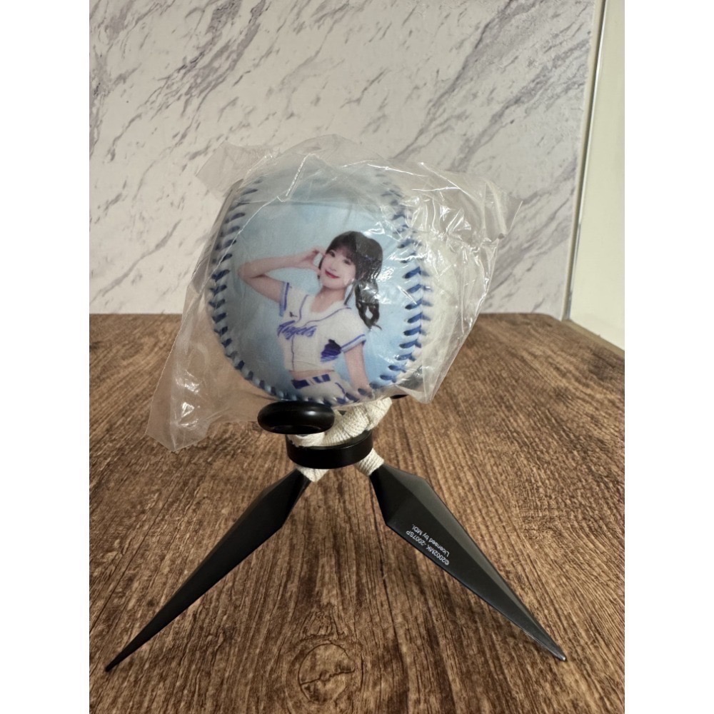 2025 富邦悍將 Fubon Angels 李珠珢 李雅英 南珉貞 卡洛琳 檸檬 秀秀子 慈妹 禾羽 肖像球 全新未拆-規格圖7