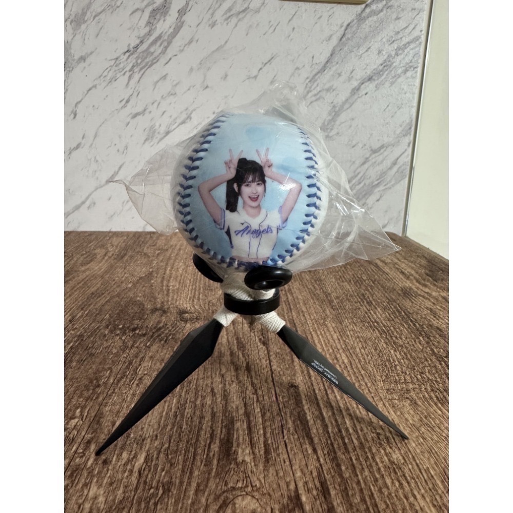 2025 富邦悍將 Fubon Angels 李珠珢 李雅英 南珉貞 卡洛琳 檸檬 秀秀子 慈妹 禾羽 肖像球 全新未拆-規格圖7