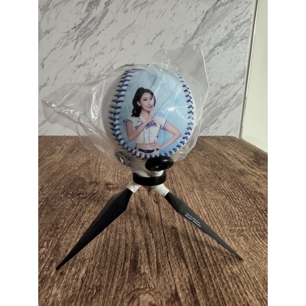 2025 富邦悍將 Fubon Angels 李珠珢 李雅英 南珉貞 卡洛琳 檸檬 秀秀子 慈妹 禾羽 肖像球 全新未拆-規格圖7