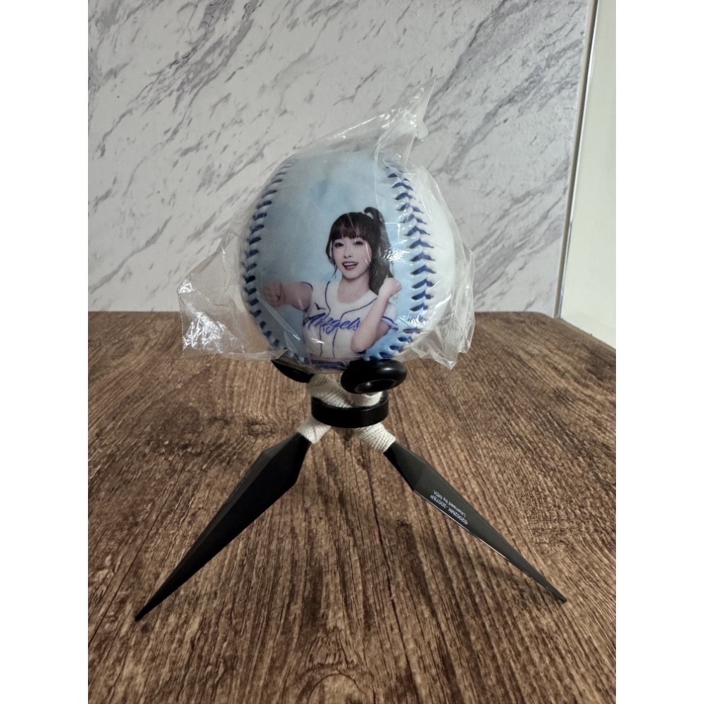 2025 富邦悍將 Fubon Angels 李珠珢 李雅英 南珉貞 卡洛琳 檸檬 秀秀子 慈妹 禾羽 肖像球 全新未拆-規格圖7