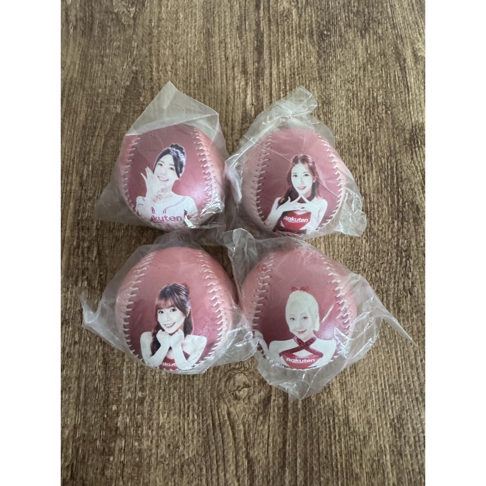 2025 樂天桃猿 樂天女孩 Rakuten Girls 嘎琳 孟潔 穎樂 艾融 笑笑 卉妮 小葳葳 肖像球 全新未拆-細節圖3