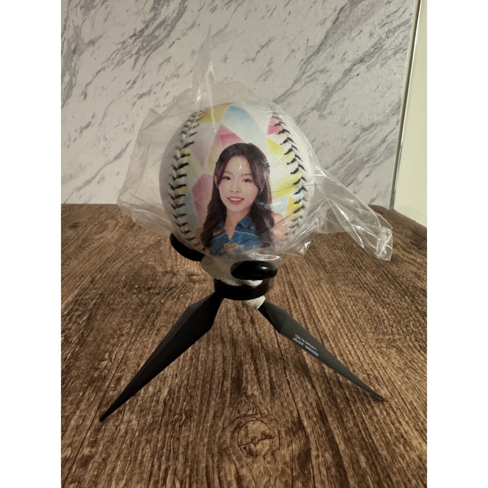 2025 台鋼雄鷹 Wing Stars 安芝儇 朴旻曙 一粒 米亞 毛毛 林浠 梵梵 李樂 艾琳 肖像球 全新未拆-規格圖5