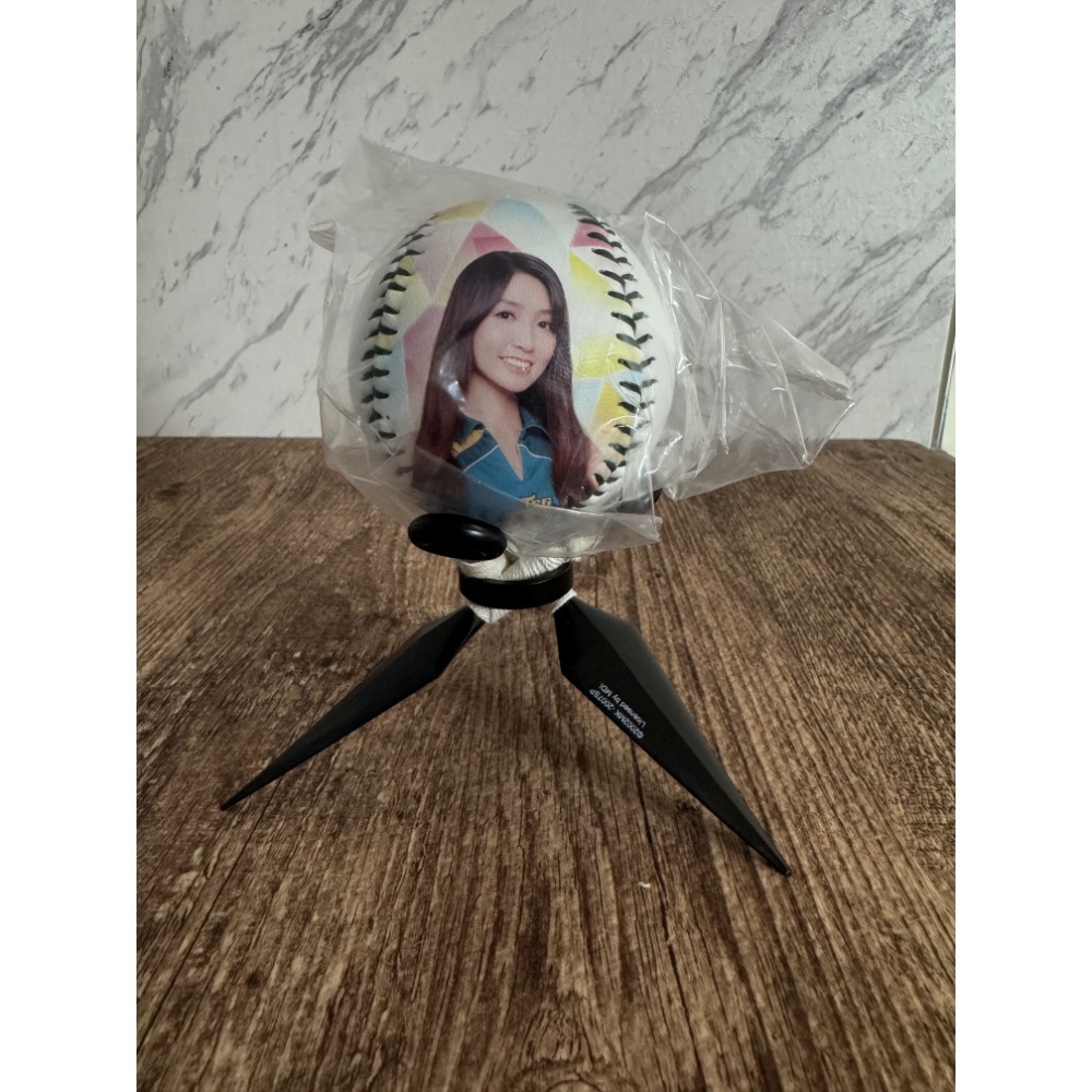 2025 台鋼雄鷹 Wing Stars 安芝儇 朴旻曙 一粒 米亞 毛毛 林浠 梵梵 李樂 艾琳 肖像球 全新未拆-規格圖5