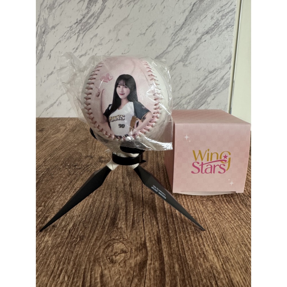 2025 台鋼雄鷹 Wing Stars 心動時刻 安芝儇 朴旻曙 一粒 李樂 米亞 林浠 圈圈 肖像球 全新未拆-規格圖2