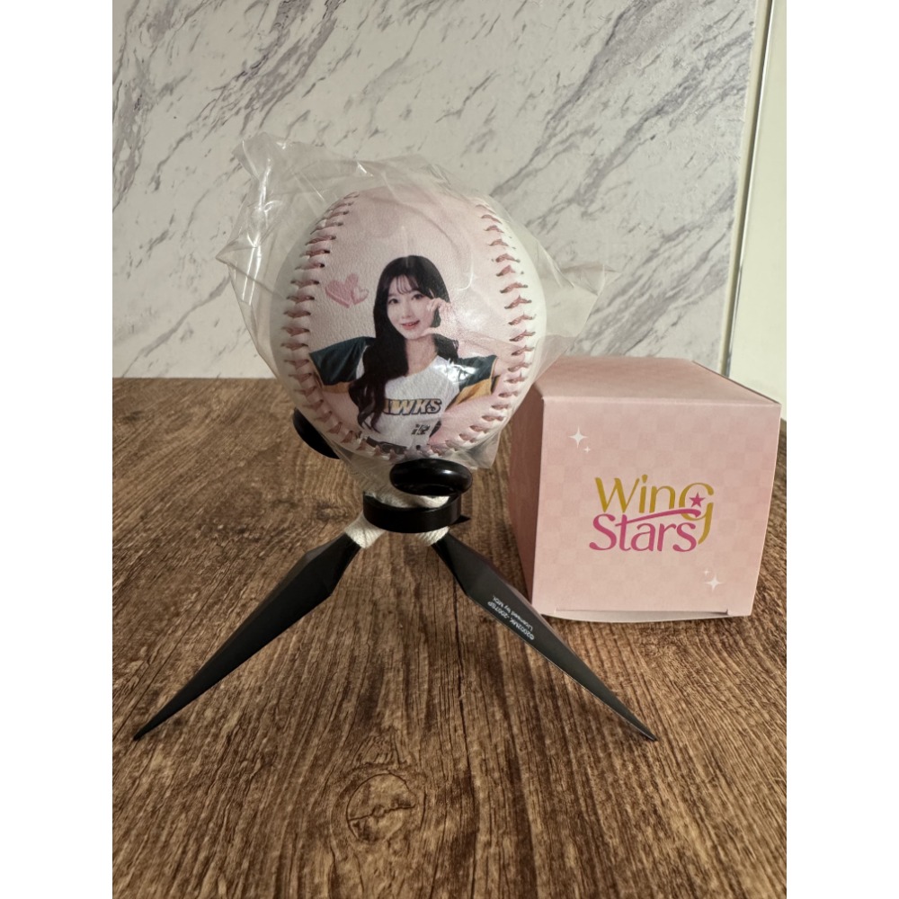 2025 台鋼雄鷹 Wing Stars 心動時刻 安芝儇 朴旻曙 一粒 李樂 米亞 林浠 圈圈 肖像球 全新未拆-規格圖2