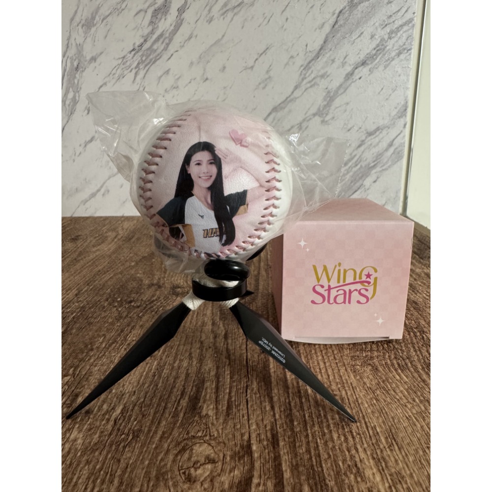 2025 台鋼雄鷹 Wing Stars 心動時刻 安芝儇 朴旻曙 一粒 李樂 米亞 林浠 圈圈 肖像球 全新未拆-規格圖2