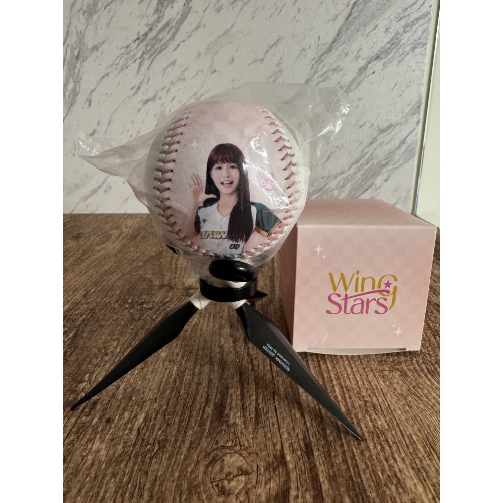 2025 台鋼雄鷹 Wing Stars 心動時刻 安芝儇 朴旻曙 一粒 李樂 米亞 林浠 圈圈 肖像球 全新未拆-規格圖2