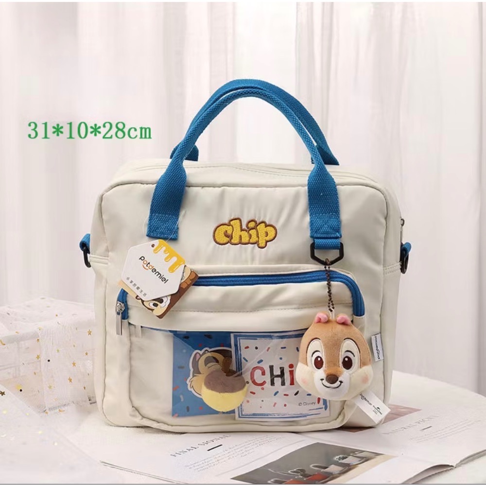 現貨！台灣出貨！迪士尼正版！巴斯光年 草莓熊 奇奇蒂蒂 毛絨公仔背包掛件大容量手提電腦包-細節圖3