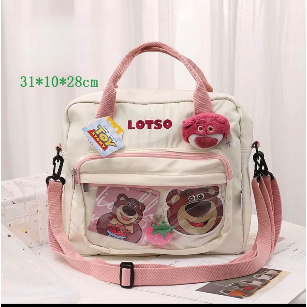 現貨！台灣出貨！迪士尼正版！巴斯光年 草莓熊 奇奇蒂蒂 毛絨公仔背包掛件大容量手提電腦包-規格圖6