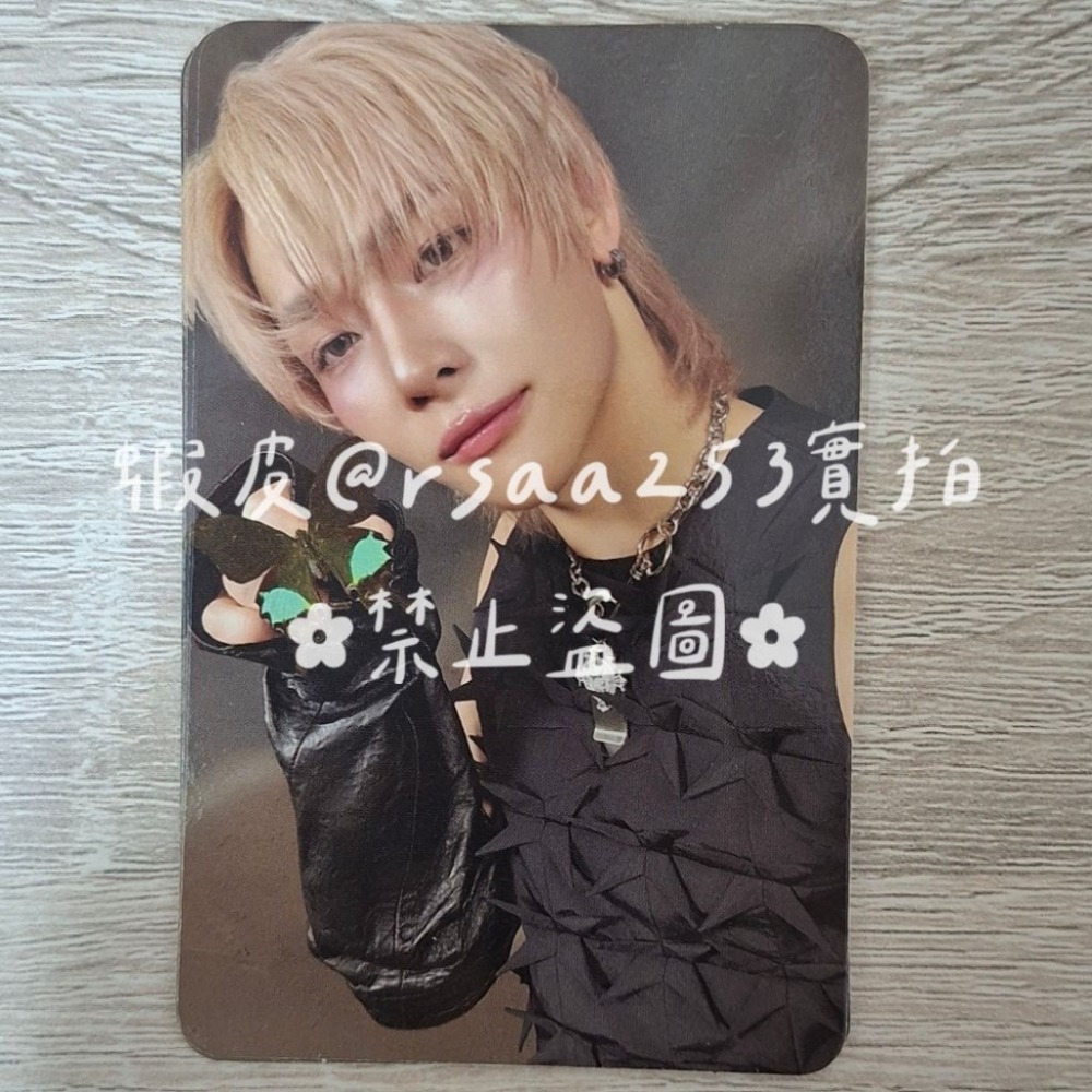小卡➋⚠️有廠損(未切齊)，請見圖2