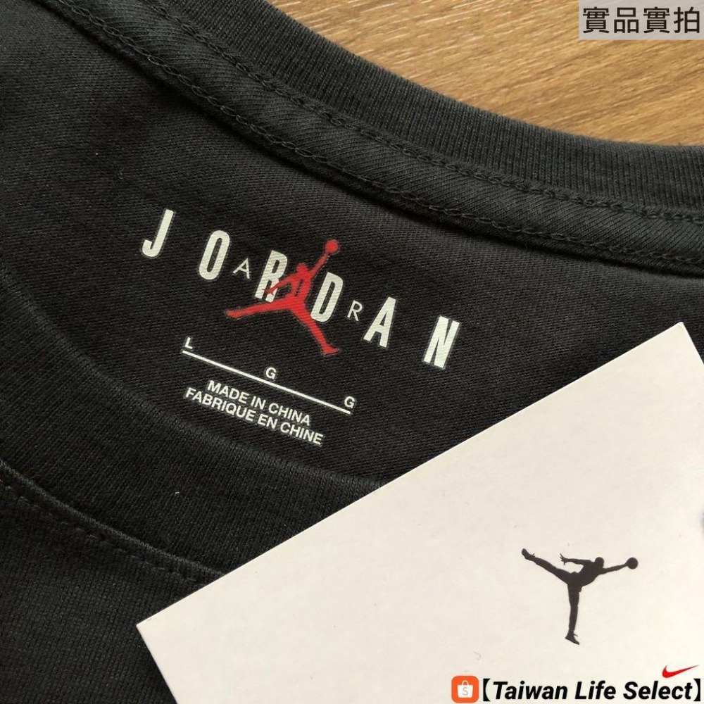 ★890元↘臺灣NIKE公司貨! AIR JORDAN 1 BRED 飛人塗鴉 棉質 短T 黑 DO1927-010-細節圖4