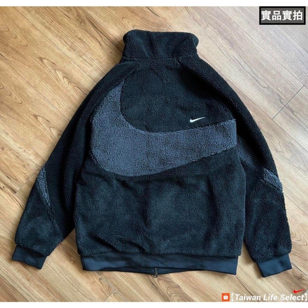 ★5折↘2440元!台灣公司貨!NIKE SWOOSH 大勾 雙面穿 羔羊毛/風衣 保暖外套 黑 FB1910-010-細節圖3