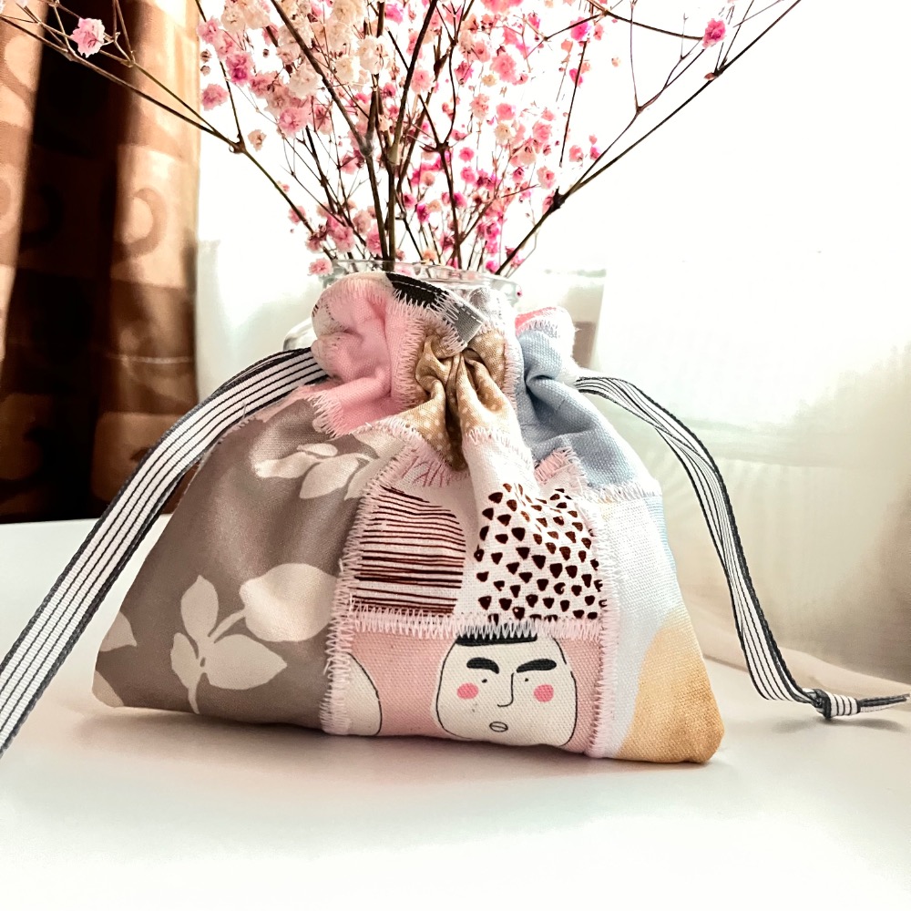 原創手作拼布刺繡小白花束口收納袋/2號-細節圖3