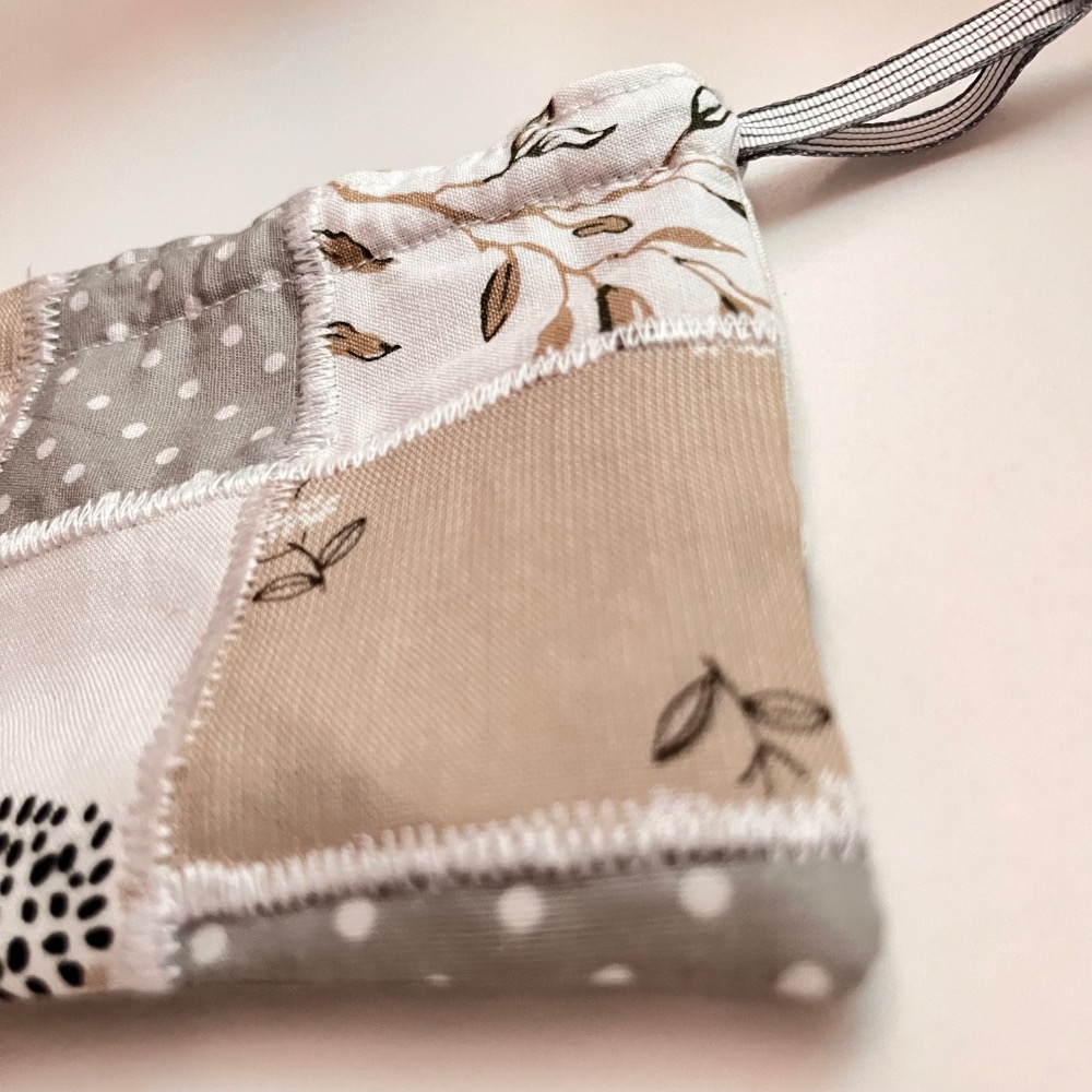 原創手作文青淺色系刺蝟拼布束口袋/6號-細節圖7