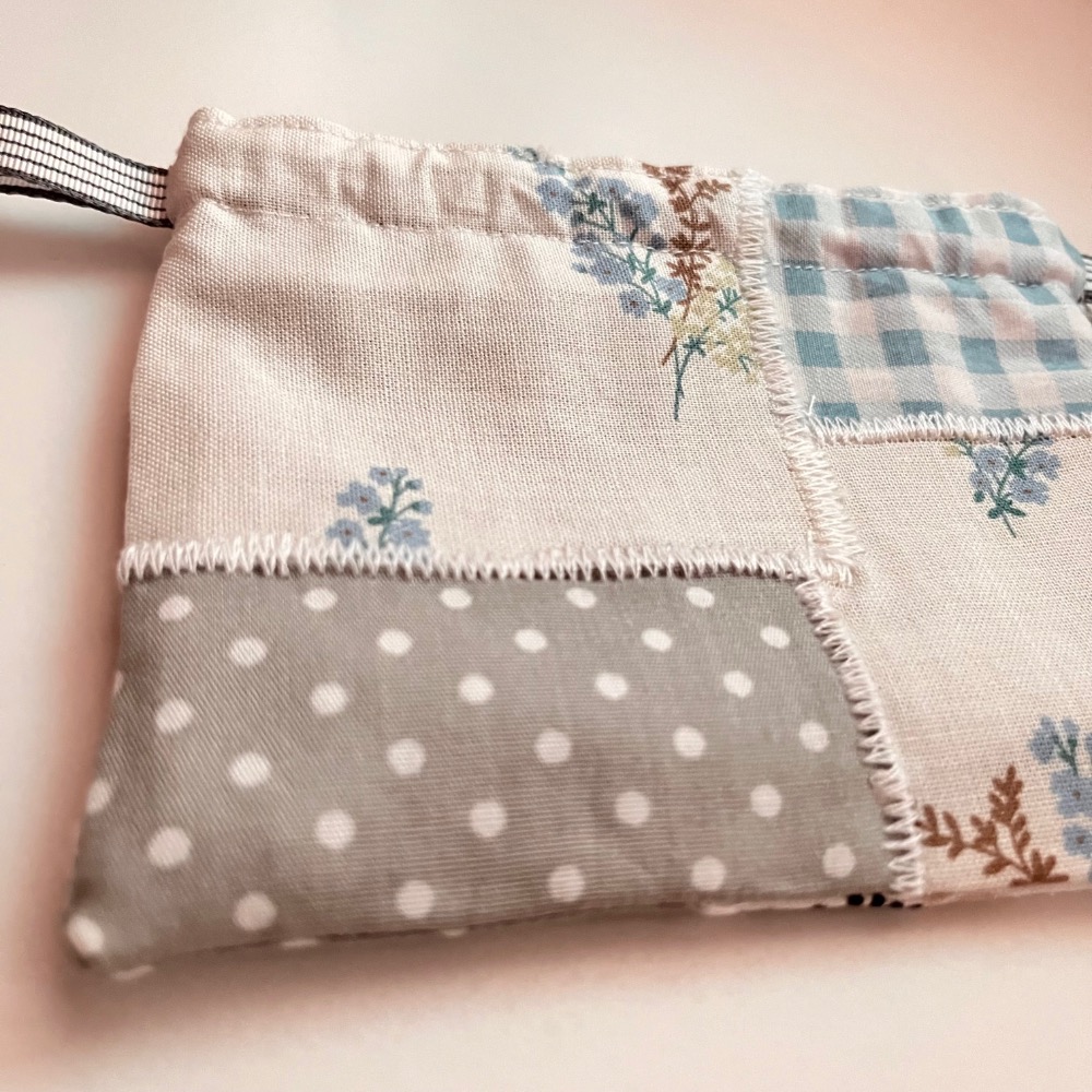 原創手作文青淺色系刺蝟拼布束口袋/6號-細節圖9