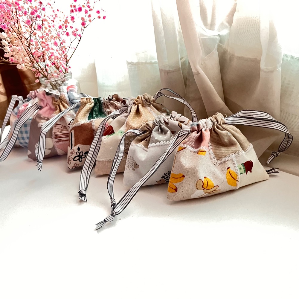 原創手作文青淺色系刺蝟拼布束口袋/6號-細節圖11