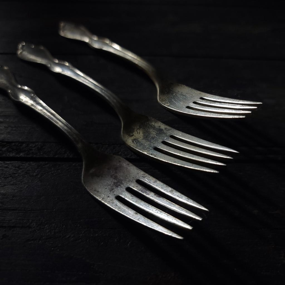 【台灣現貨】歐式復古鍍銀叉子組(3支)-Vintage舊物中古老件二手銀器西洋叉子復古拍照道具鍍銀西洋餐具 | 伯爵古器-細節圖2