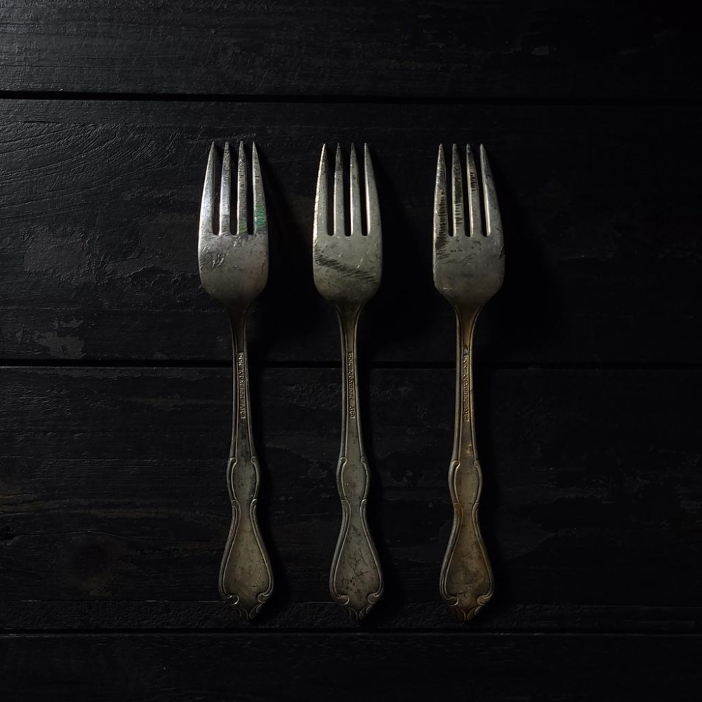 【台灣現貨】歐式復古鍍銀叉子組(3支)-Vintage舊物中古老件二手銀器西洋叉子復古拍照道具鍍銀西洋餐具 | 伯爵古器-細節圖4