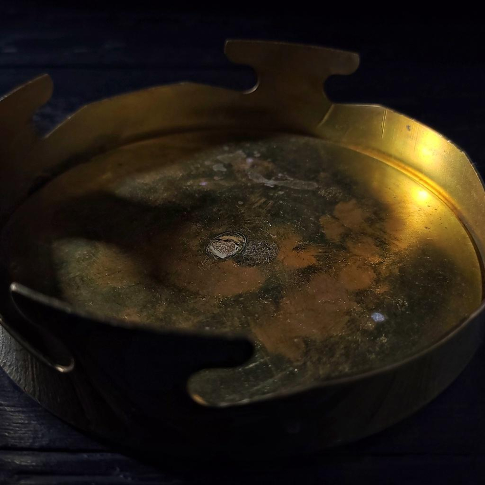 【台灣現貨】歐式復古黃銅座架-Vintage舊物中古老件二手銅器拍照道具黃銅皇冠盤黃銅碟黃銅菸灰缸靜物擺件 | 伯爵古器-細節圖9