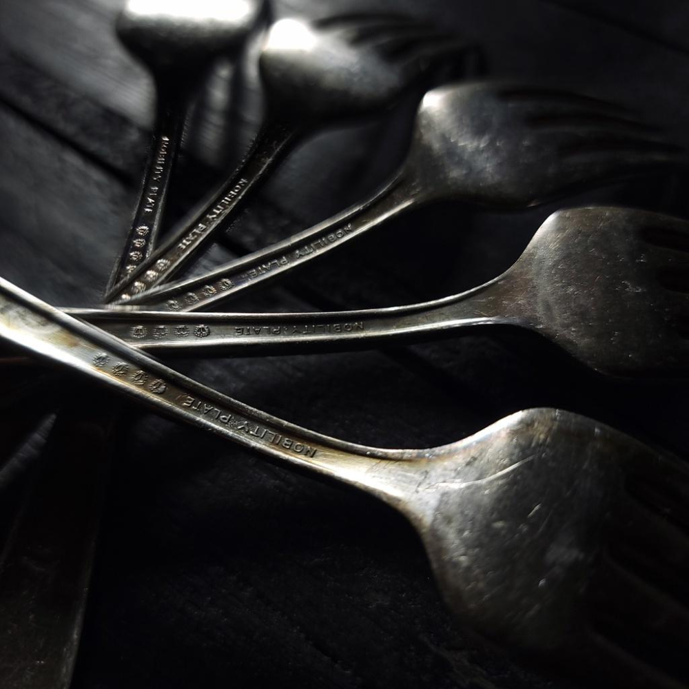 【台灣現貨】歐式復古鍍銀叉子組(5支)-Vintage舊物中古老件二手銀器西洋叉子鍍銀餐具銀器叉子拍照道具 | 伯爵古器-細節圖6