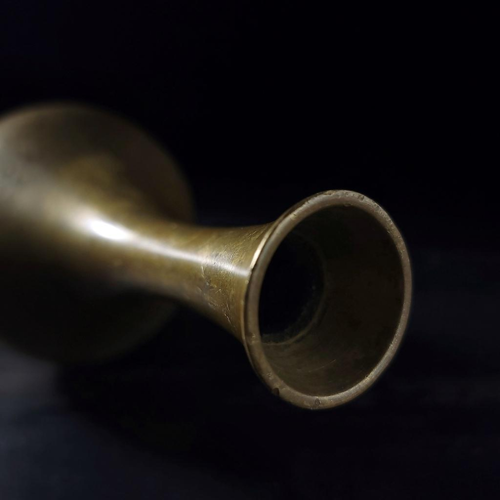 【台灣現貨】歐式復古黃銅花瓶-Vintage舊物中古老件二手銅器拍照道具細頸黃銅花瓶曲線花瓶靜物擺件 | 伯爵古器-細節圖2