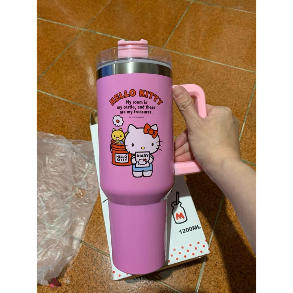 Kitty不鏽鋼特大吸管把手杯保溫杯 三麗鷗 Sanrio 凱蒂貓 Hello kitty 冰霸杯 保冷杯 水壺 水杯-細節圖2